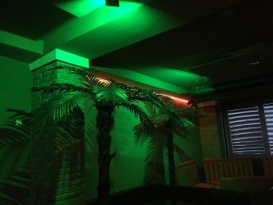 Restaurantbeleuchtung mit RGB-LED-Strahler